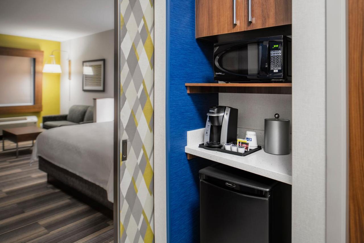 Holiday Inn Express & Suites Kelowna - East By Ihg Exterior foto