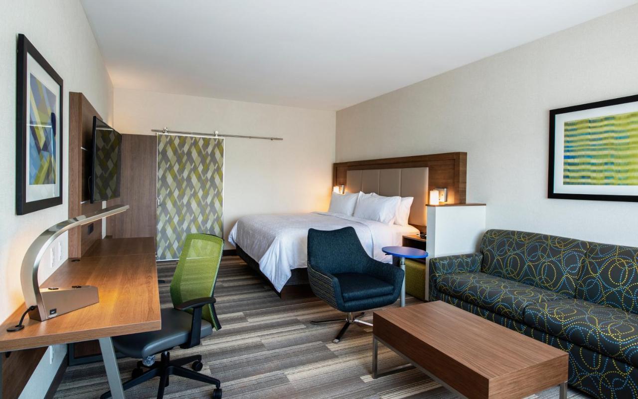 Holiday Inn Express & Suites Kelowna - East By Ihg Exterior foto